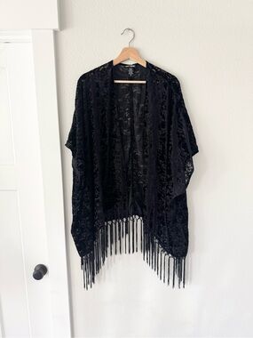 Hot Topic Black Velvet Burnout Fringe Kimono Cardigan Size LG 🕷️
